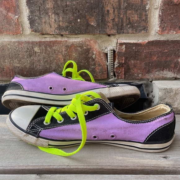 Converse All Stars Shoes Sz 7 MTV Custom Design Low Rise - Picture 4 of 8